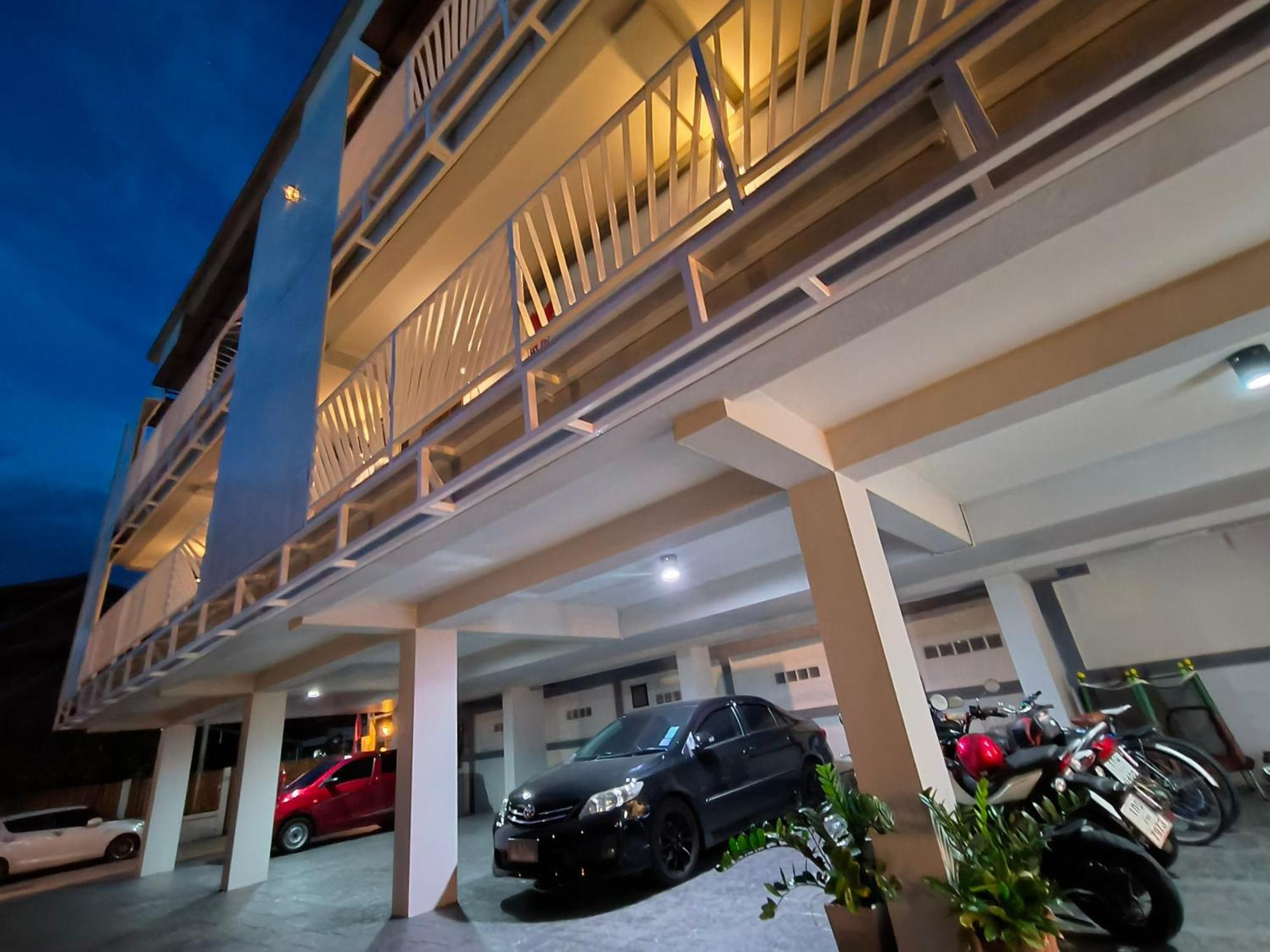 Hotel Le Neuf Nakorn Lampang Extérieur photo