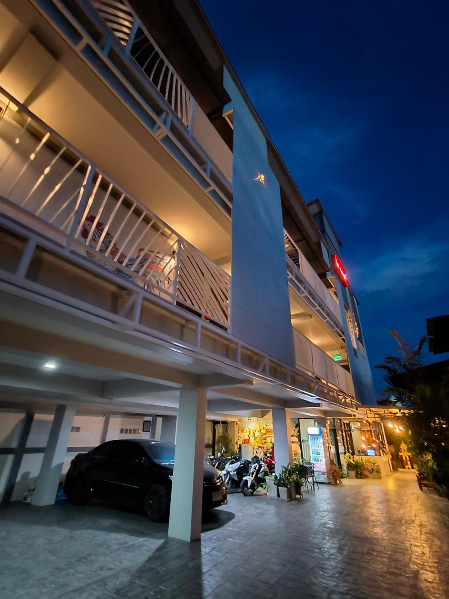Hotel Le Neuf Nakorn Lampang Extérieur photo